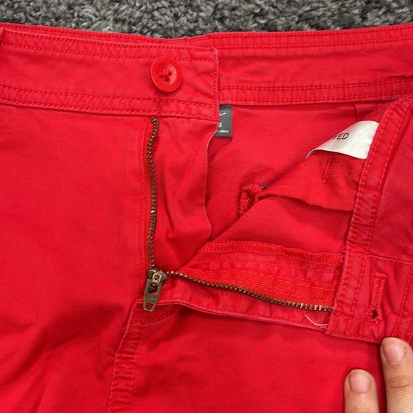 Eddie Bauer red high rise cotton stretch casual shorts. Women’s size 8 - Picture 9 of 16